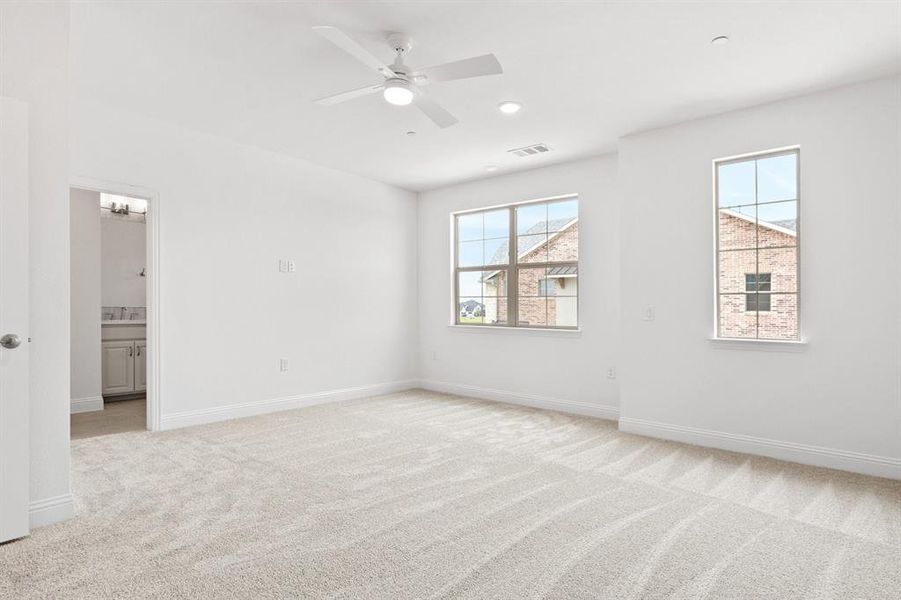 019-2880Enfield-TheColony-TX-75056-PrimaryBedroom.jpg-SMALL