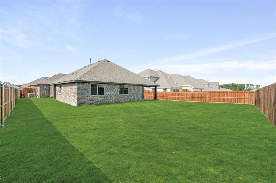 Exterior details and patio area of a home in Maplewood, Glenn Heights (Image 27). Exterior details and patio area of a home in Maplewood, Glenn Heights (Image 27).