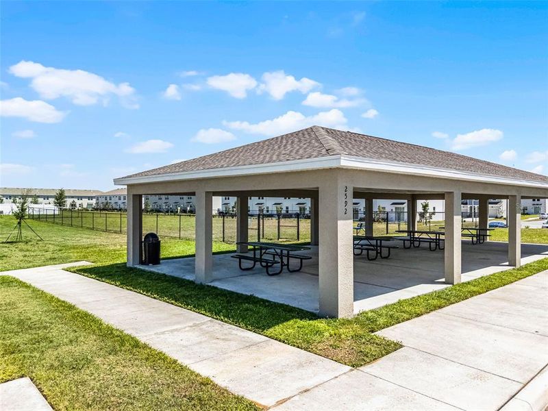 Community amenities in , Davenport (Image 20).