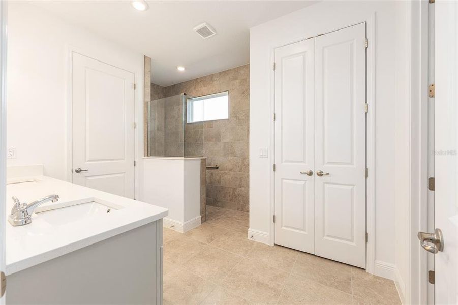 Furnished interior view inside a new home in , Ocala (Image 10).
