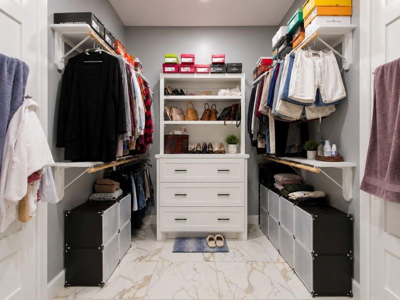 His and Hers closet! His and Hers closet!