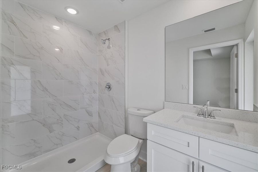 Furnished interior view inside a new home in Cape Coral, Cape Coral (Image 10).