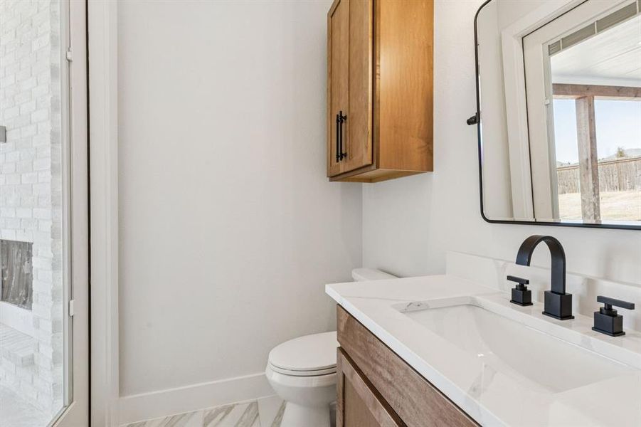 1/2 bath accessible to the patio 1/2 bath accessible to the patio