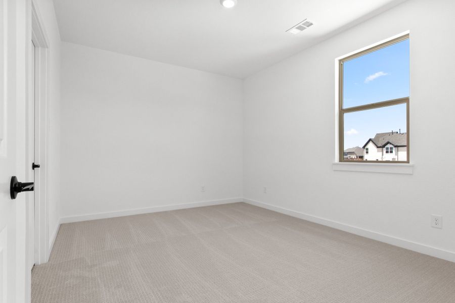 Spacious, unfurnished interior of a new home in Cottonwood Creek, Rowlett (Image 17). Spacious, unfurnished interior of a new home in Cottonwood Creek, Rowlett (Image 17).