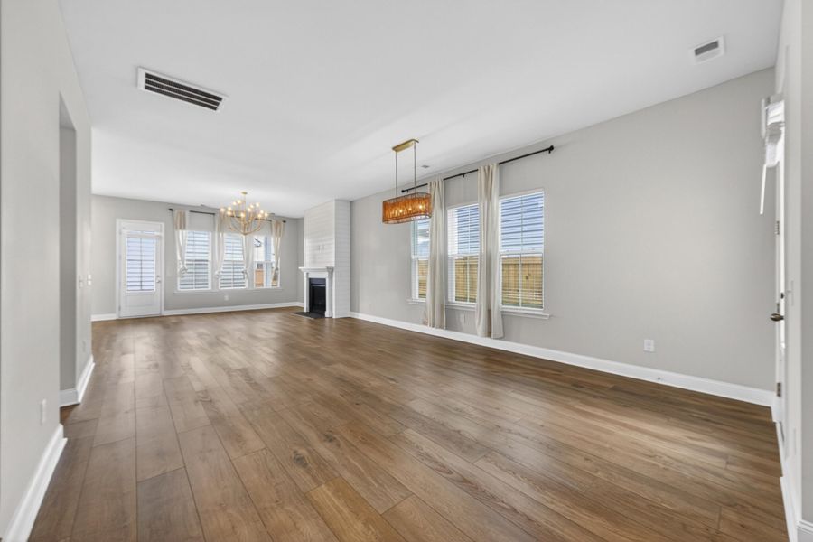 Spacious, unfurnished interior of a new home in , Summerville (Image 24).