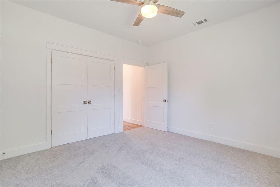Spacious, unfurnished interior of a new home in , Mineral Wells (Image 22).