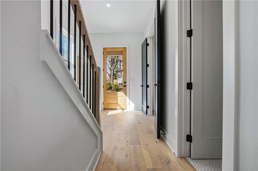 Spacious, unfurnished interior of a new home in , Atlanta (Image 19).