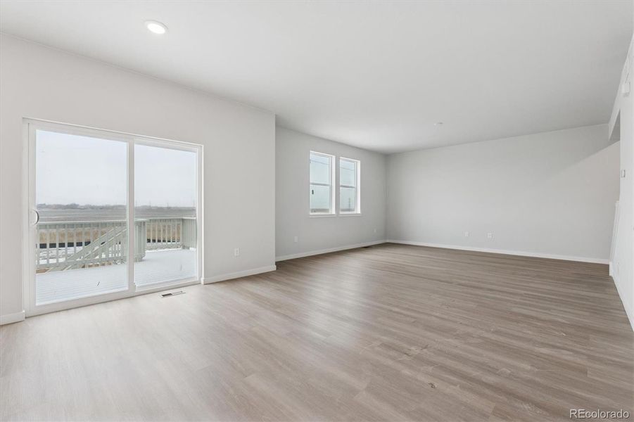 Spacious, unfurnished interior of a new home in Sweetgrass, Dacono (Image 12).