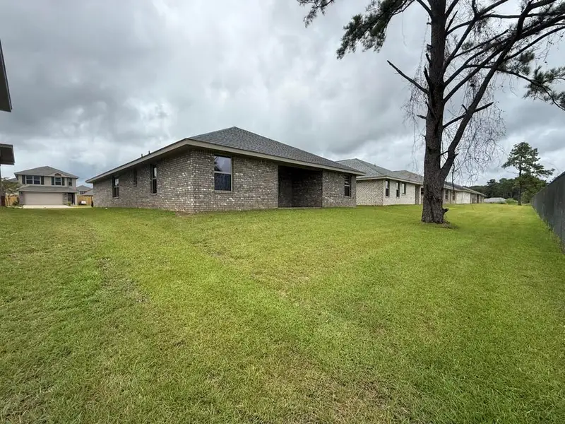 Exterior details and patio area of a home in Ridgeway Landing, Crestview (Image 3).