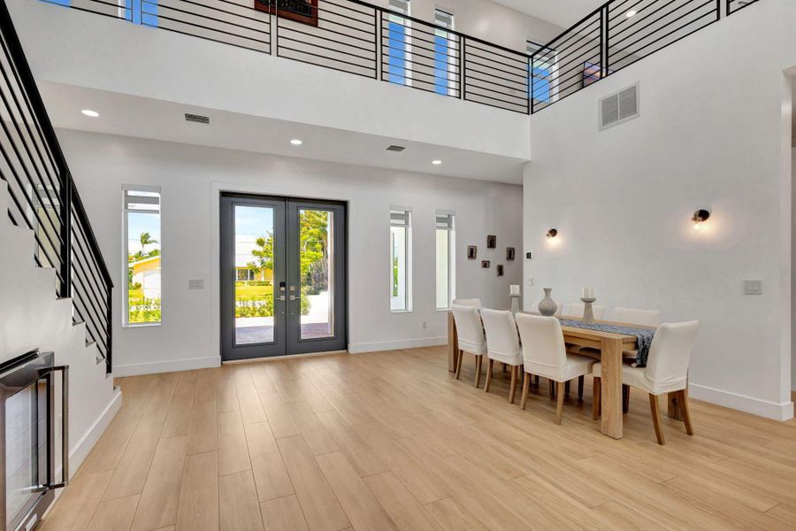 Furnished interior view inside a new home in , North Palm Beach (Image 46). Furnished interior view inside a new home in , North Palm Beach (Image 46).