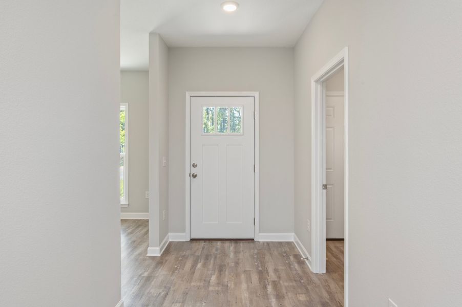 Representative unfurnished interior of a home built from the Georgia by CJL Homes in McCarthy Estates, Defuniak Springs (Image 16).