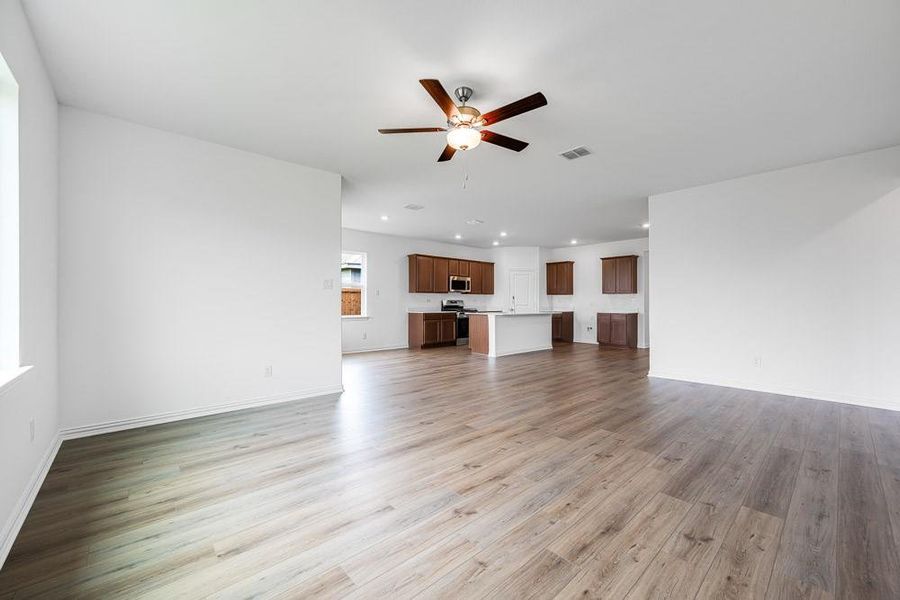 2151 Tule Way ~ Ready Now! 2151 Tule Way ~ Ready Now!