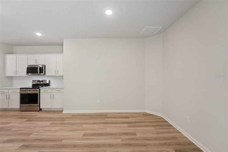 Spacious, unfurnished interior of a new home in , Palm Coast (Image 32).
