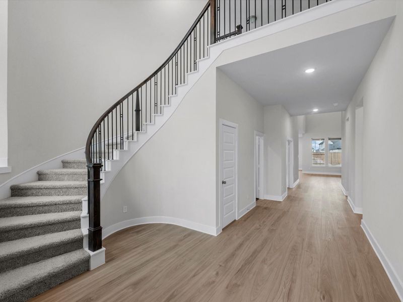 Spacious, unfurnished interior of a new home in Trillium 50′, Richmond (Image 16).