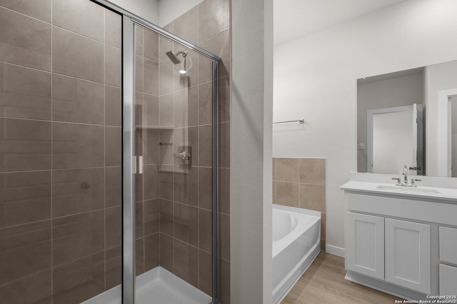 Furnished interior view inside a new home in Cinco Lakes, San Antonio (Image 13).