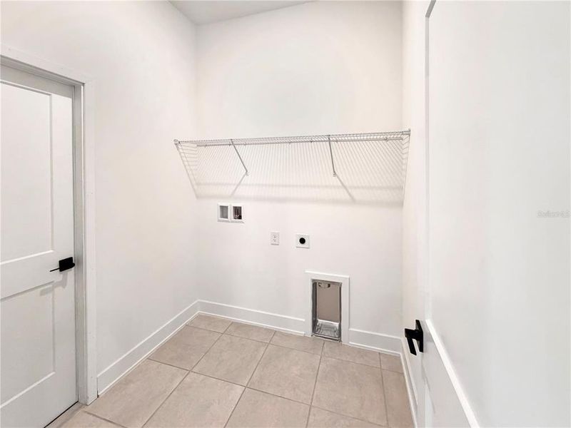 Spacious, unfurnished interior of a new home in , St. Cloud (Image 16).