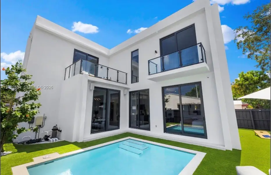 Exterior details and patio area of a home in , Miami (Image 32).