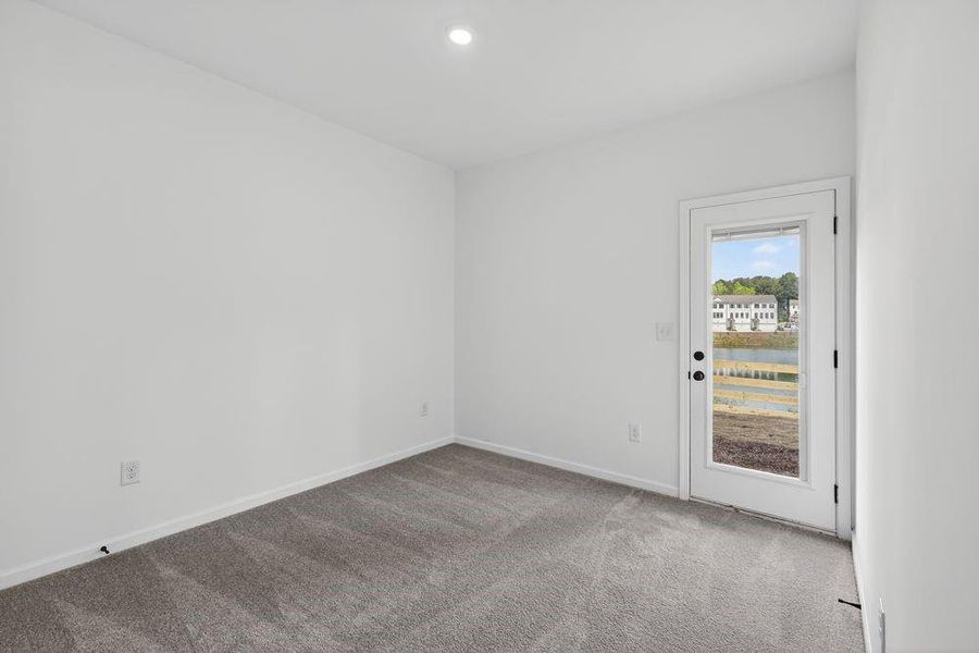 Spacious, unfurnished interior of a new home in Rosewood Farm, Lawrenceville (Image 21).