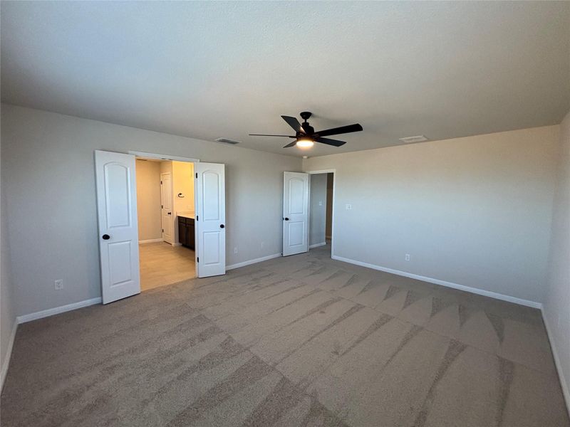 Spacious, unfurnished interior of a new home in Cannon Ranch 45s, Dripping Springs (Image 31).