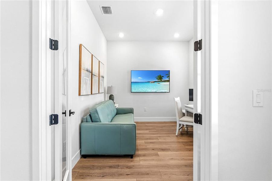 Furnished interior view inside a new home in Emerald Landing at Waterside at Lakewood Ranch – Cottage Series, Sarasota (Image 33). Furnished interior view inside a new home in Emerald Landing at Waterside at Lakewood Ranch – Cottage Series, Sarasota (Image 33).