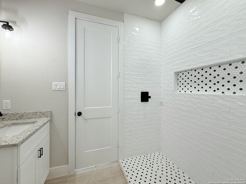 Furnished interior view inside a new home in , La Vernia (Image 12). Furnished interior view inside a new home in , La Vernia (Image 12).