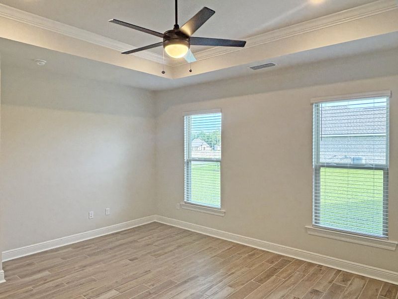 Spacious, unfurnished interior of a new home in Bird Song at Hammock Bay, Freeport (Image 15).