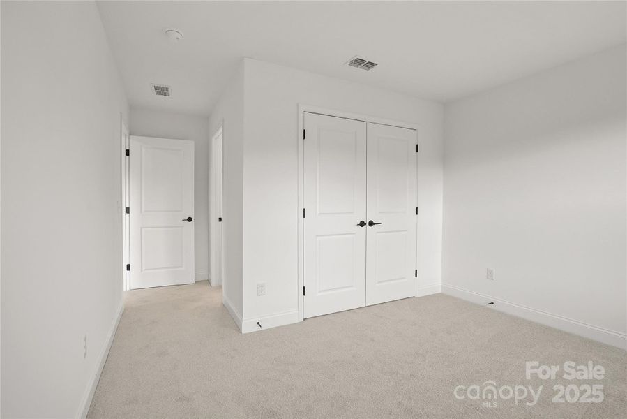 Spacious, unfurnished interior of a new home in Forest Creek, Waxhaw (Image 41).