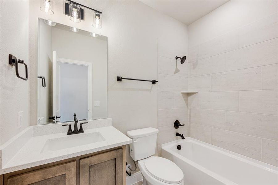 Furnished interior view inside a new home in Villages of Walnut Grove, Midlothian (Image 6). Furnished interior view inside a new home in Villages of Walnut Grove, Midlothian (Image 6).