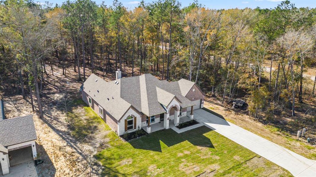 Long driveway is big enough to fit multiple cars or trailer, RV, etc.