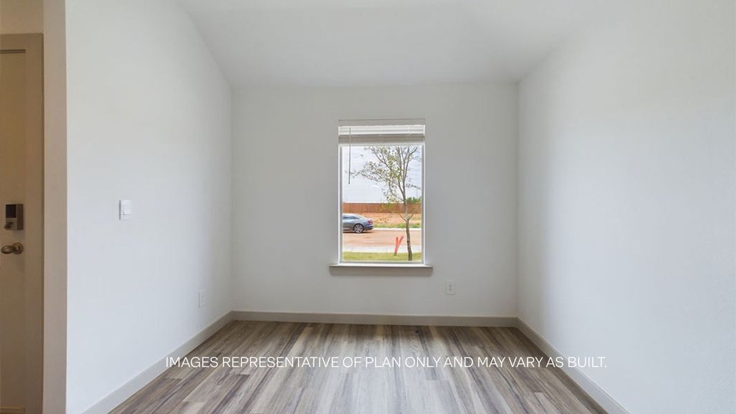 Spacious, unfurnished interior of a new home in Terra Vista, Lubbock (Image 9).