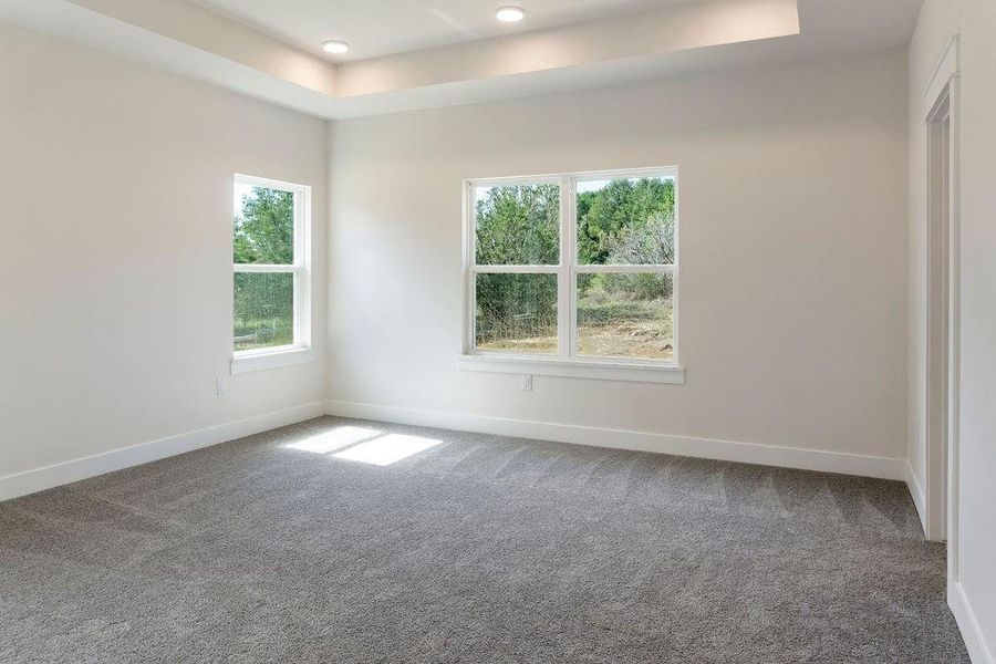 Spacious, unfurnished interior of a new home in , Granbury (Image 24).