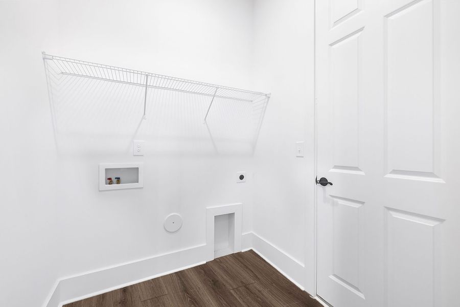 Spacious, unfurnished interior of a new home in Edgewater - Harbor Pointe, Lancaster (Image 27).