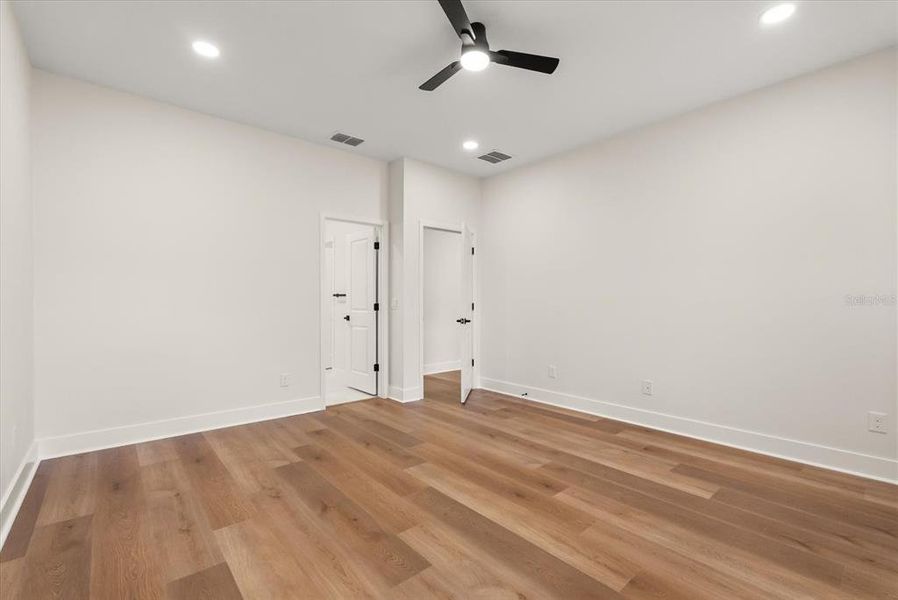 Spacious, unfurnished interior of a new home in , Debary (Image 20).