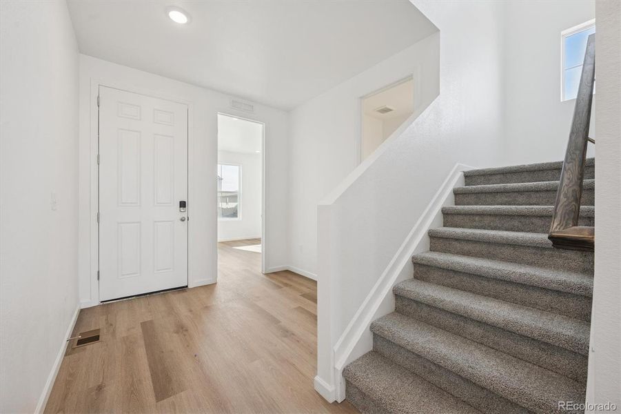 Spacious, unfurnished interior of a new home in Vista West, Keenesburg (Image 14).