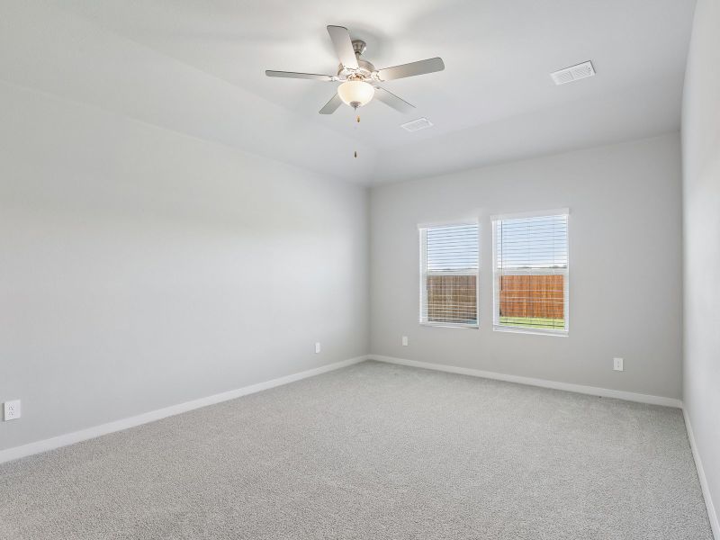Spacious, unfurnished interior of a new home in Windmore, Princeton (Image 11).