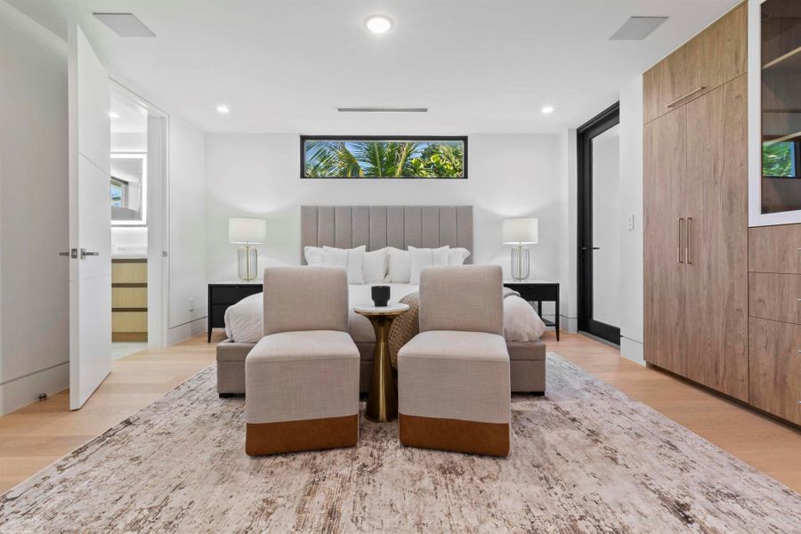 Furnished interior view inside a new home in , Jupiter Island (Image 13).