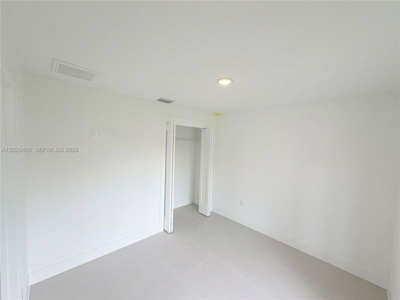 Spacious, unfurnished interior of a new home in , Lehigh Acres (Image 24).