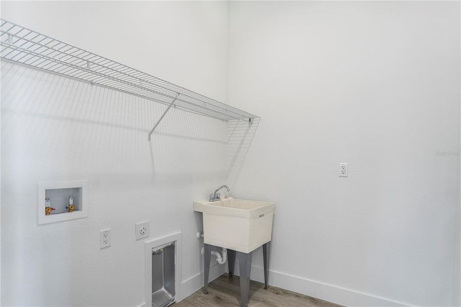 Spacious, unfurnished interior of a new home in , Ocala (Image 39).