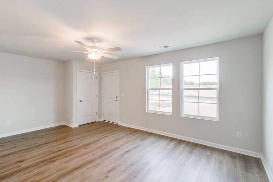Spacious, unfurnished interior of a new home in Haynes Park, Columbia (Image 13).