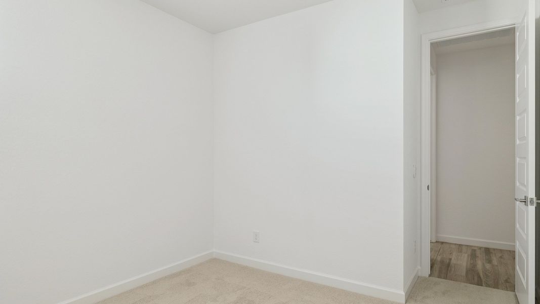 Spacious, unfurnished interior of a new home in Aloravita, Peoria (Image 18).