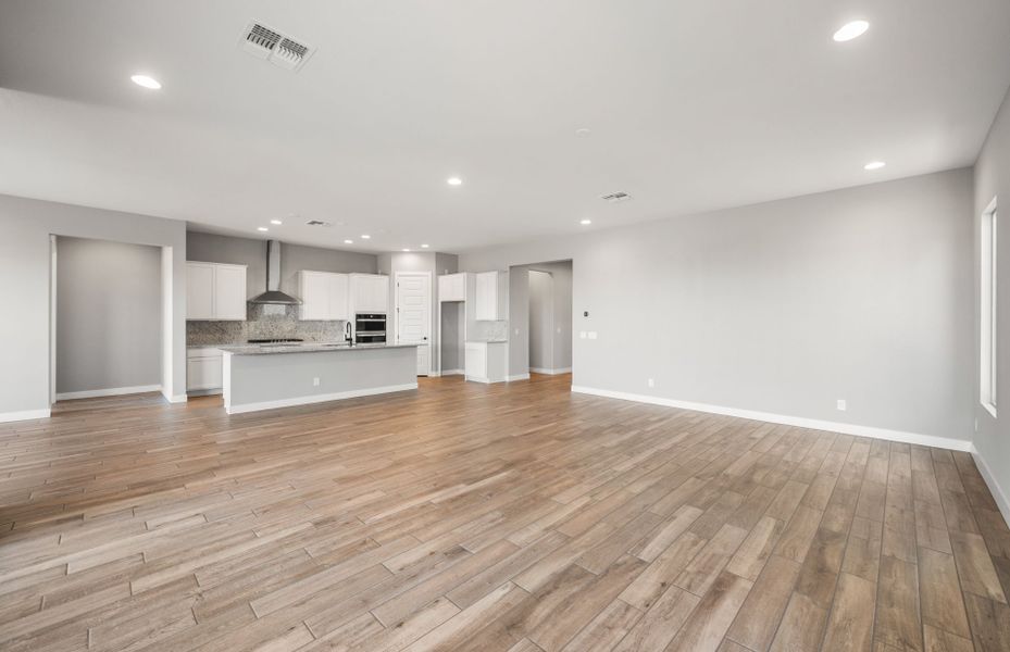 Spacious, unfurnished interior of a new home in Visara, Surprise (Image 15).
