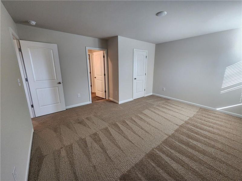 Spacious, unfurnished interior of a new home in The Woodlands Preserve, Jackson (Image 43).
