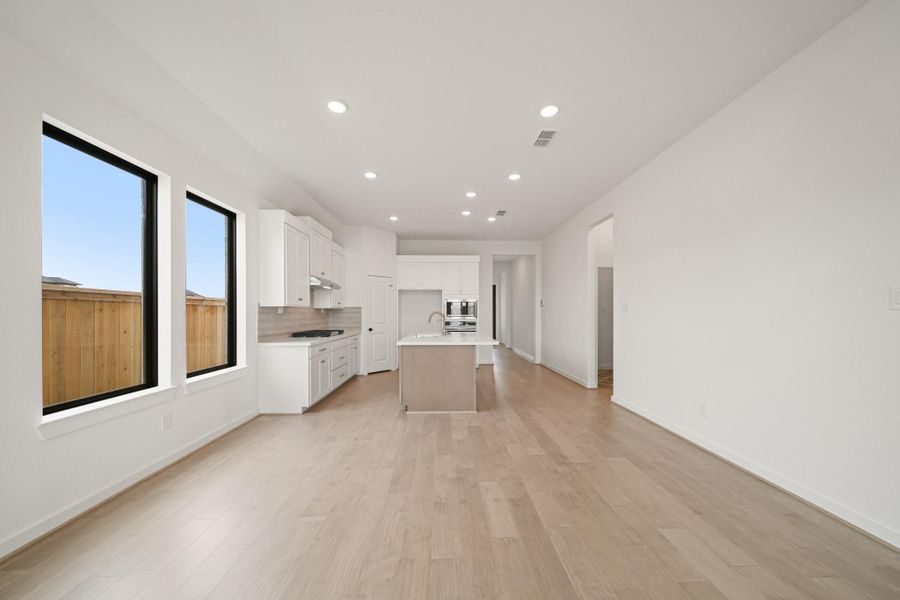 Image 16 of a home in Bridgeland 45', 50', 70'. Image 16 of a home in Bridgeland 45', 50', 70'.