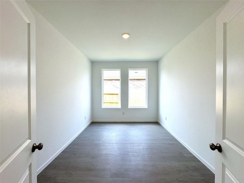 Spacious, unfurnished interior of a new home in Anniston, Katy (Image 32).