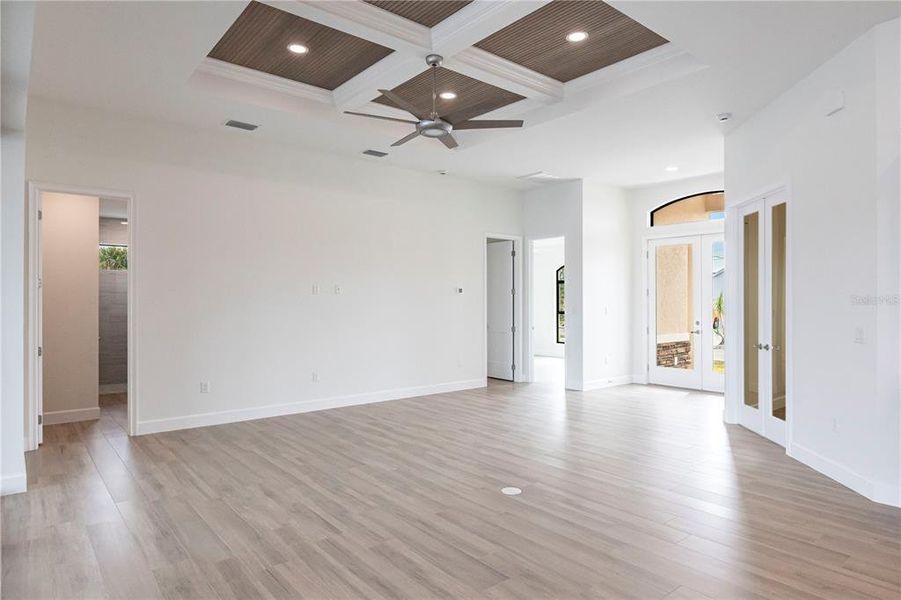 Spacious, unfurnished interior of a new home in , Port Charlotte (Image 21).
