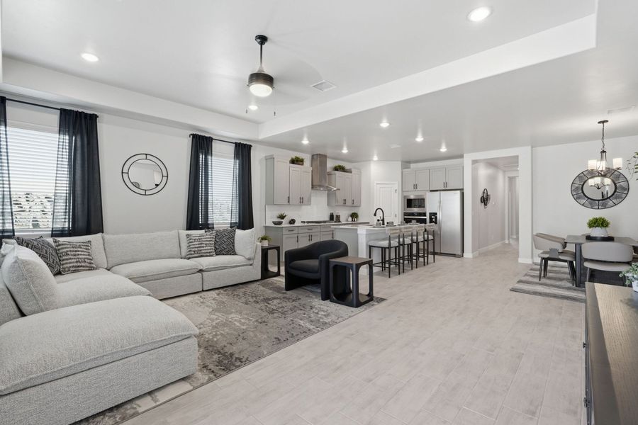 Representative furnished interior of a home built from the Santa Rosa by Hakes Brothers in Paseo Del Este, El Paso (Image 7).