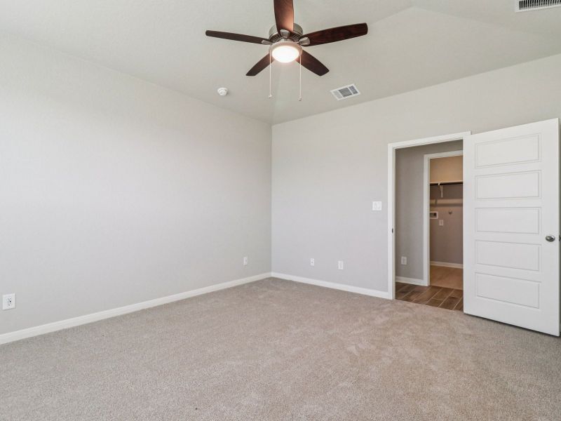 Spacious, unfurnished interior of a new home in Kallison Ranch, San Antonio (Image 23).