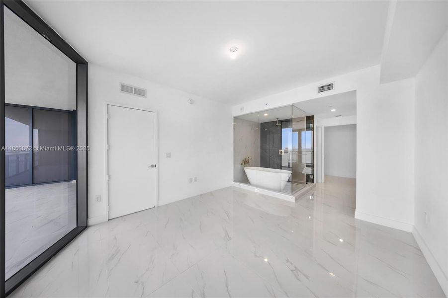 Image 43 of a home in .