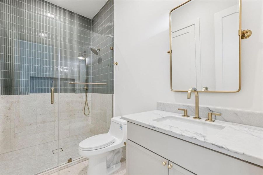 Furnished interior view inside a new home in , Dallas (Image 32).