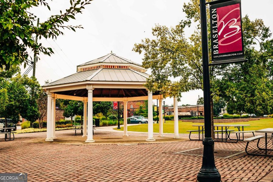 Front exterior of a new home in Rosewood Lake Estates, Hoschton, GA, highlighting curb appeal (Image 55).